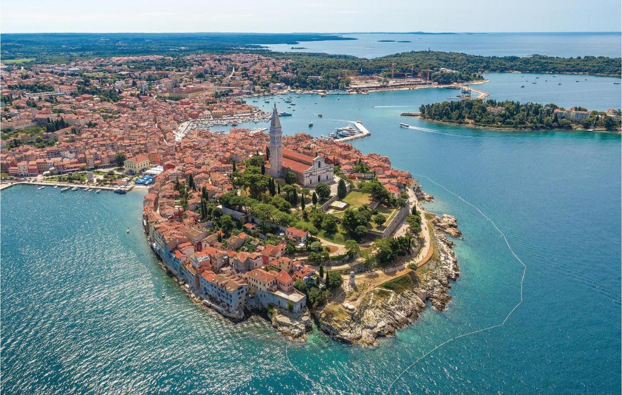 2 Bedroom Stunning Apartment In Rovinj Exterior foto
